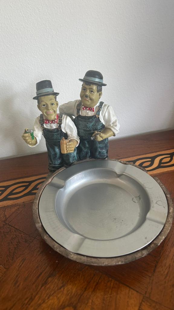 Leuk Laurel en hardy beeld met asbak., Antiek en Kunst, Antiek | Tin, Ophalen of Verzenden