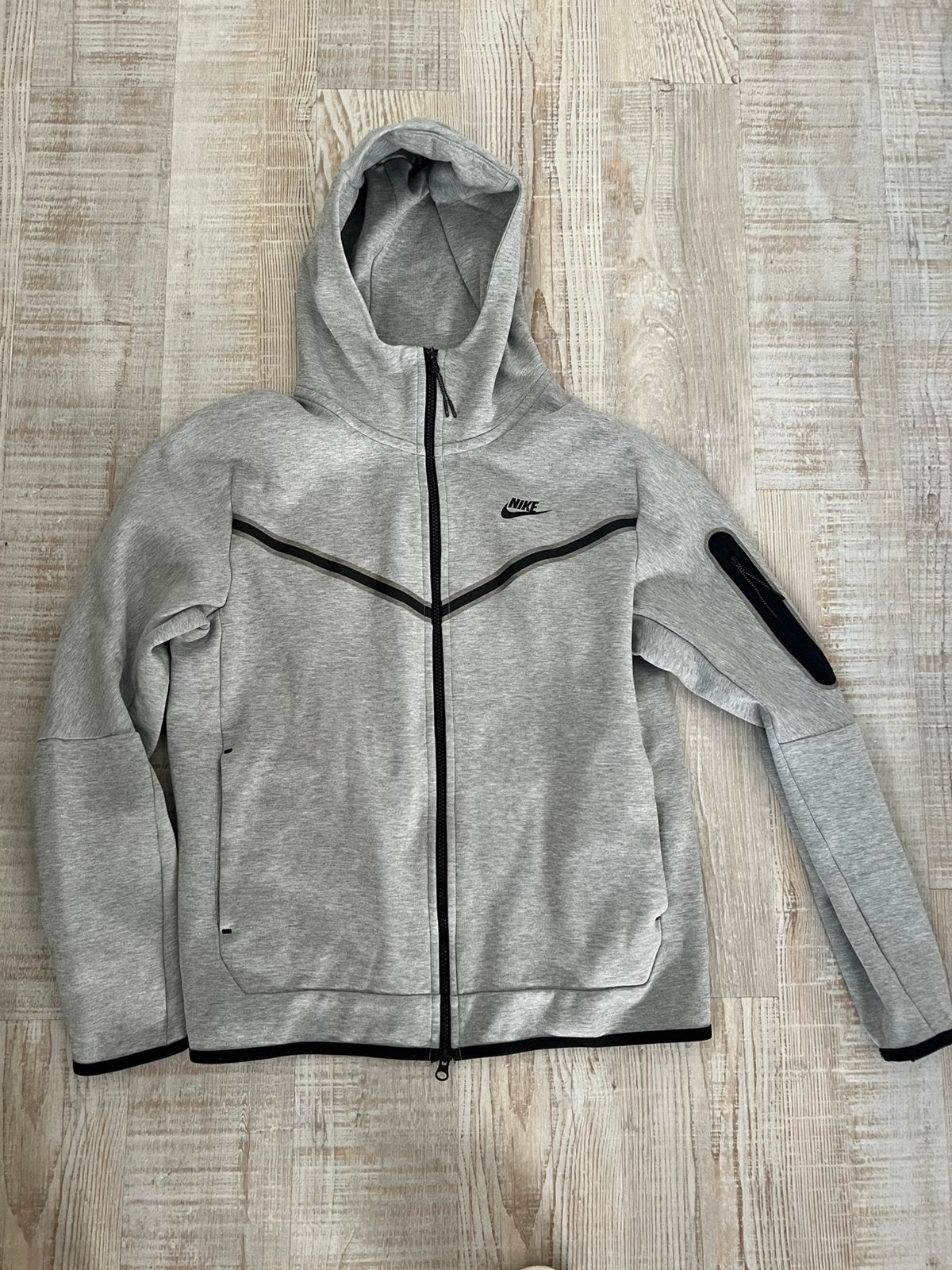 Nike Tech Sportswear vest (maat M) grijs, Kleding | Heren, Ophalen of Verzenden, Zo goed als nieuw, Maat 48/50 (M), Grijs