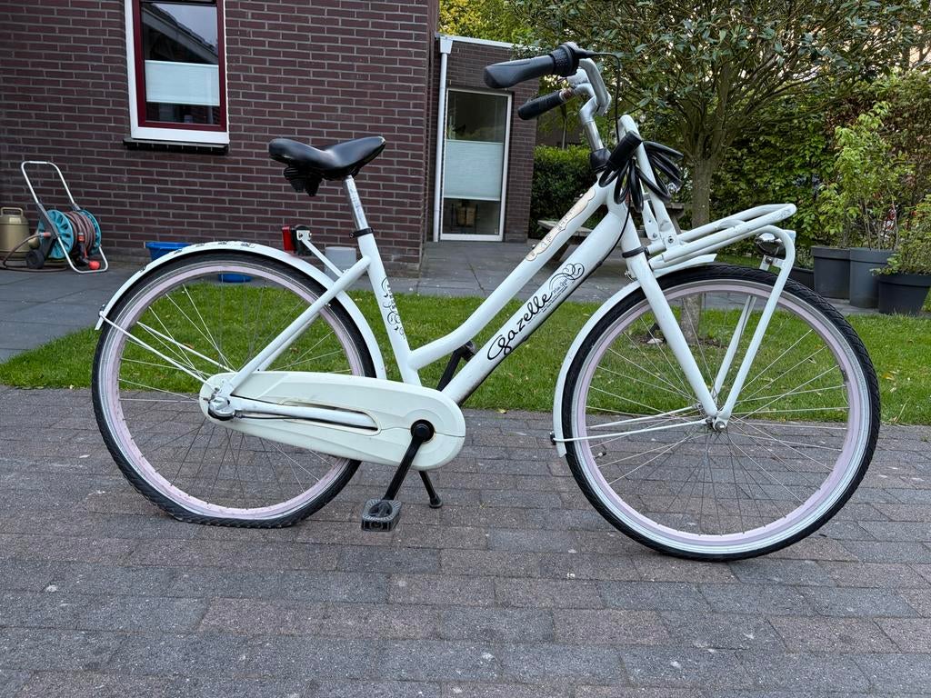 Gazelle Miss Grace damesfiets 26” - Wit met roze accenten, Fietsen en Brommers, Fietsen | Dames | Damesfietsen, Ophalen, Terugtraprem