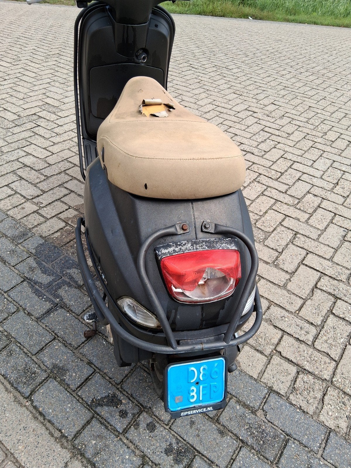 Vespa LX 50 - Zwart, Gebruikt met gebruikssporen, Fietsen en Brommers, Scooters | Vespa, Gebruikt, Maximaal 45 km/u, Ophalen of Verzenden