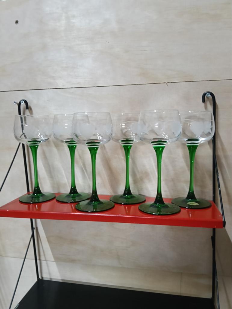 6 wijnglazen met groene voet, Antiek en Kunst, Antiek | Glas en Kristal, Ophalen of Verzenden