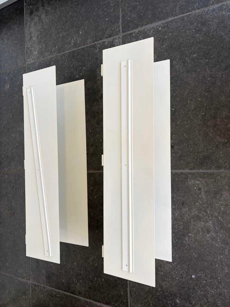 IKEA Botkyrka metalen wandplank - Wit 2 stuks, Huis en Inrichting, Woonaccessoires | Wandplanken en Boekenplanken, Ophalen, Zo goed als nieuw