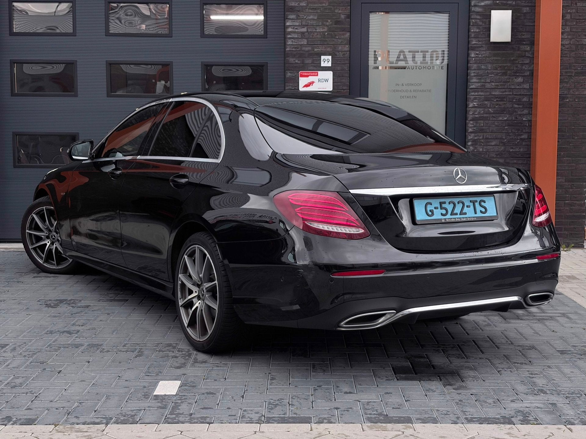 Mercedes-Benz E-klasse 220 d Business Solution Sport|Pano|BT, Auto's, Achterwielaandrijving, Gebruikt, Euro 6, 4 cilinders