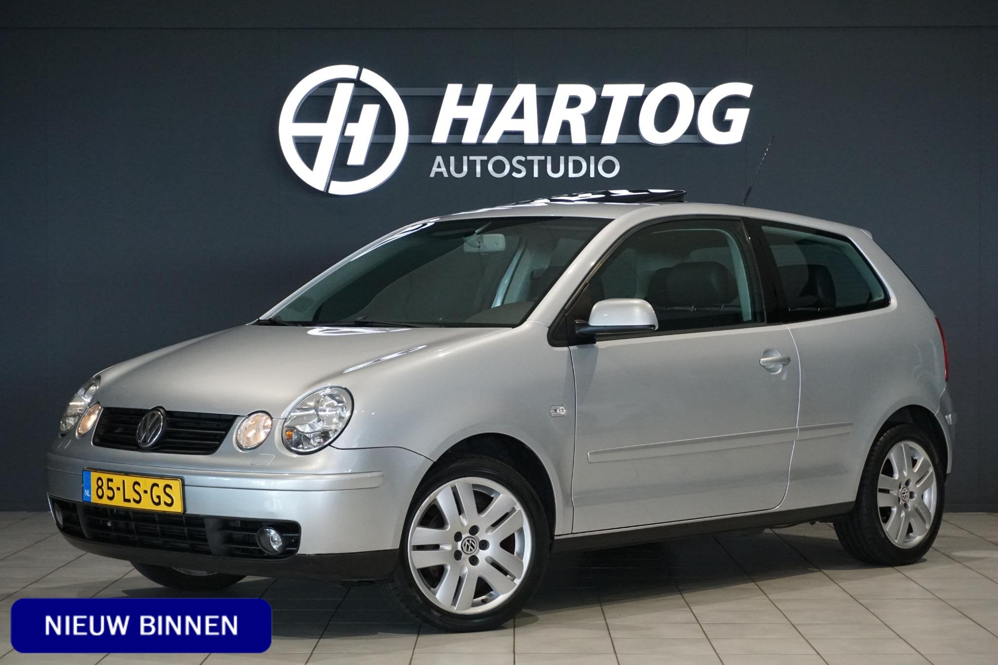 Volkswagen Polo 1.4-16V Highline Automaat + PANO / LEDER / C, Gebruikt, Zwart, 49 €/maand, Bedrijf