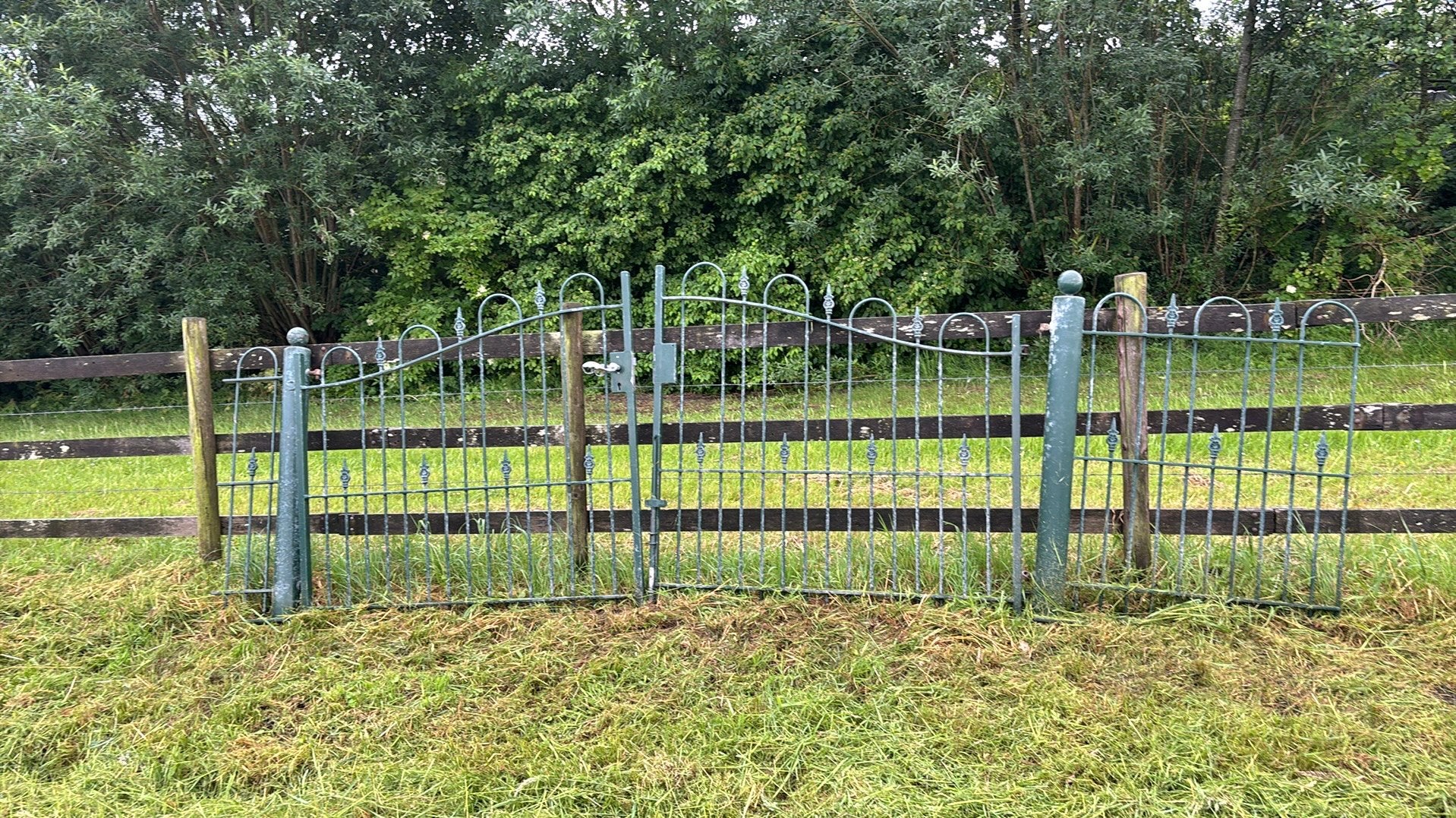 3 meter brede sierhekwerk poort - Gebruikt, Tuin en Terras, Tuinhekken en Hekwerk, Ophalen, Met poort, Gebruikt, Sierhekwerk
