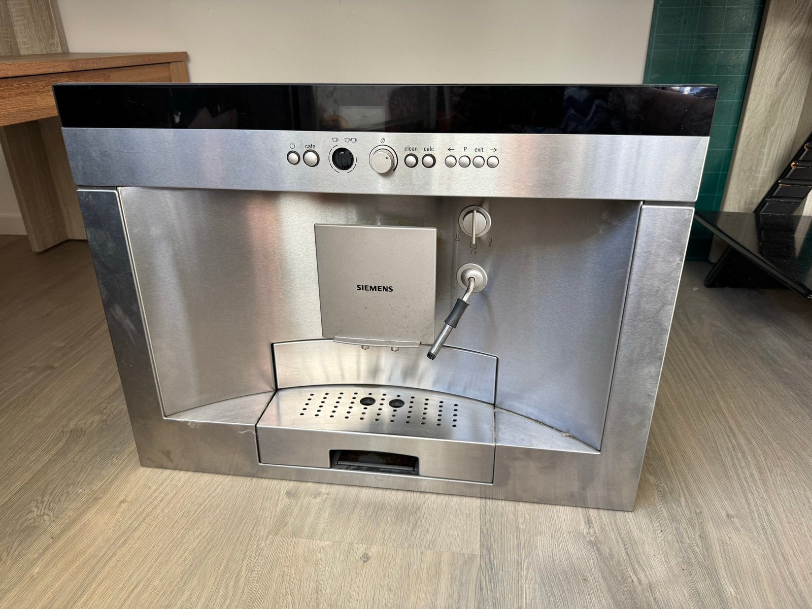 Defecte Siemens koffiemachine - voor onderdelen of reparatie, Ophalen, Niet werkend, Espresso apparaat, Koffiebonen
