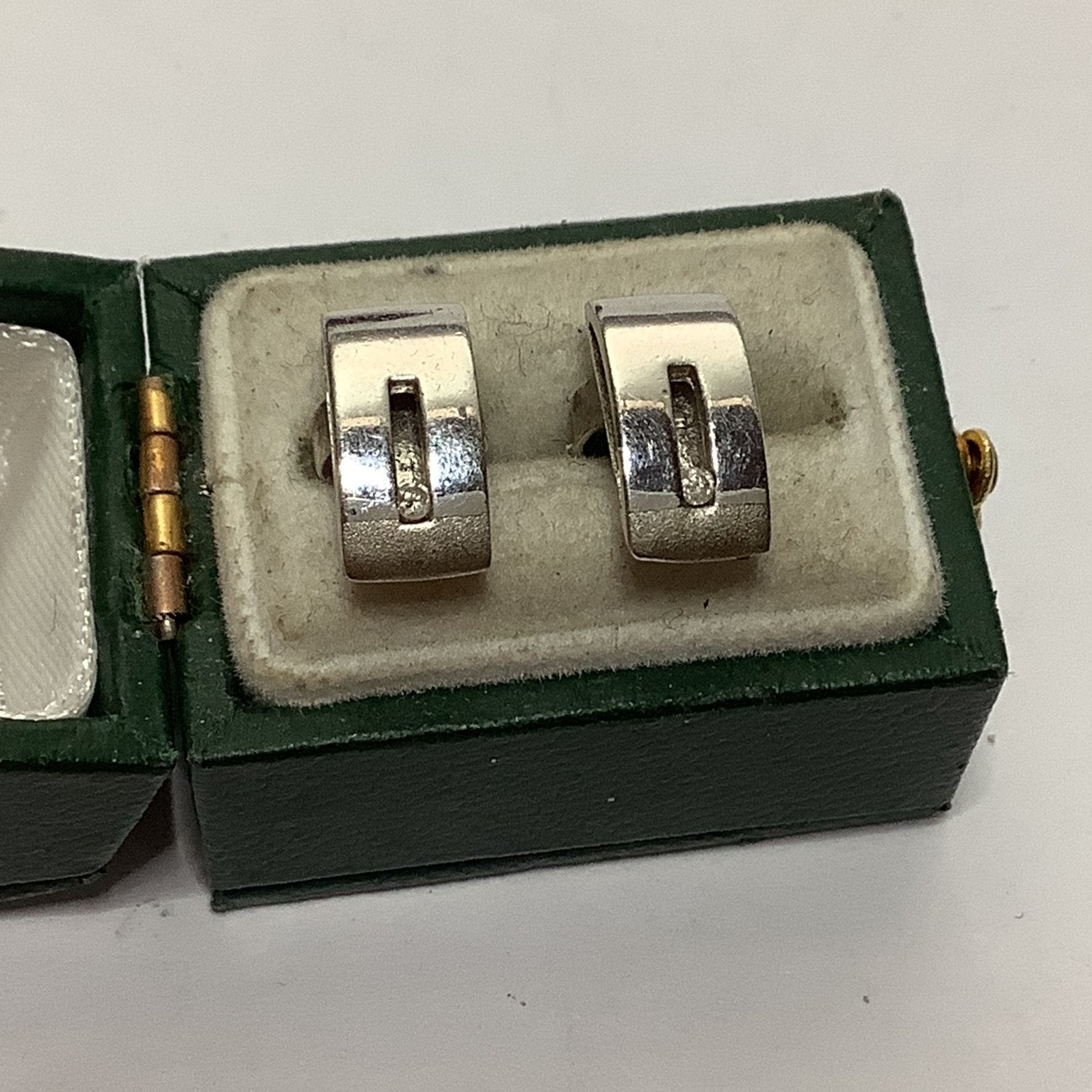 ORIGINEEL ZILVEREN DESIGN OORKNOPPEN GEKEURD 925, Verzenden, Zilver, Oorbellen