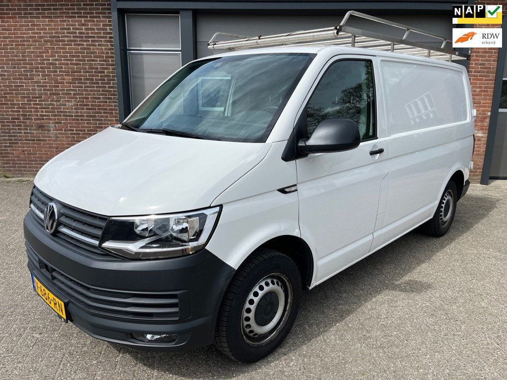 Volkswagen Transporter 2.0 TDI Highline-Carplay-PDC-Navigati, Auto's, Voorwielaandrijving, Gebruikt, 4 cilinders, Volkswagen
