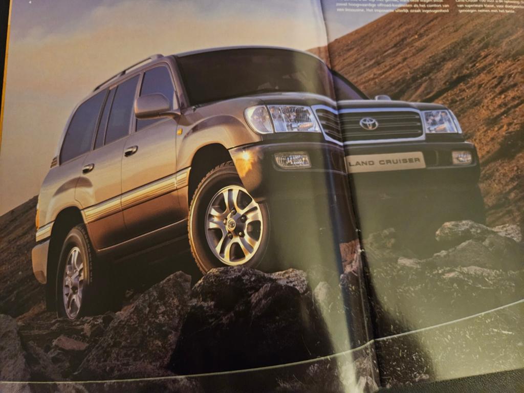Brochure Toyota Landcruiser 100 2003, Ophalen of Verzenden, Zo goed als nieuw, Toyota