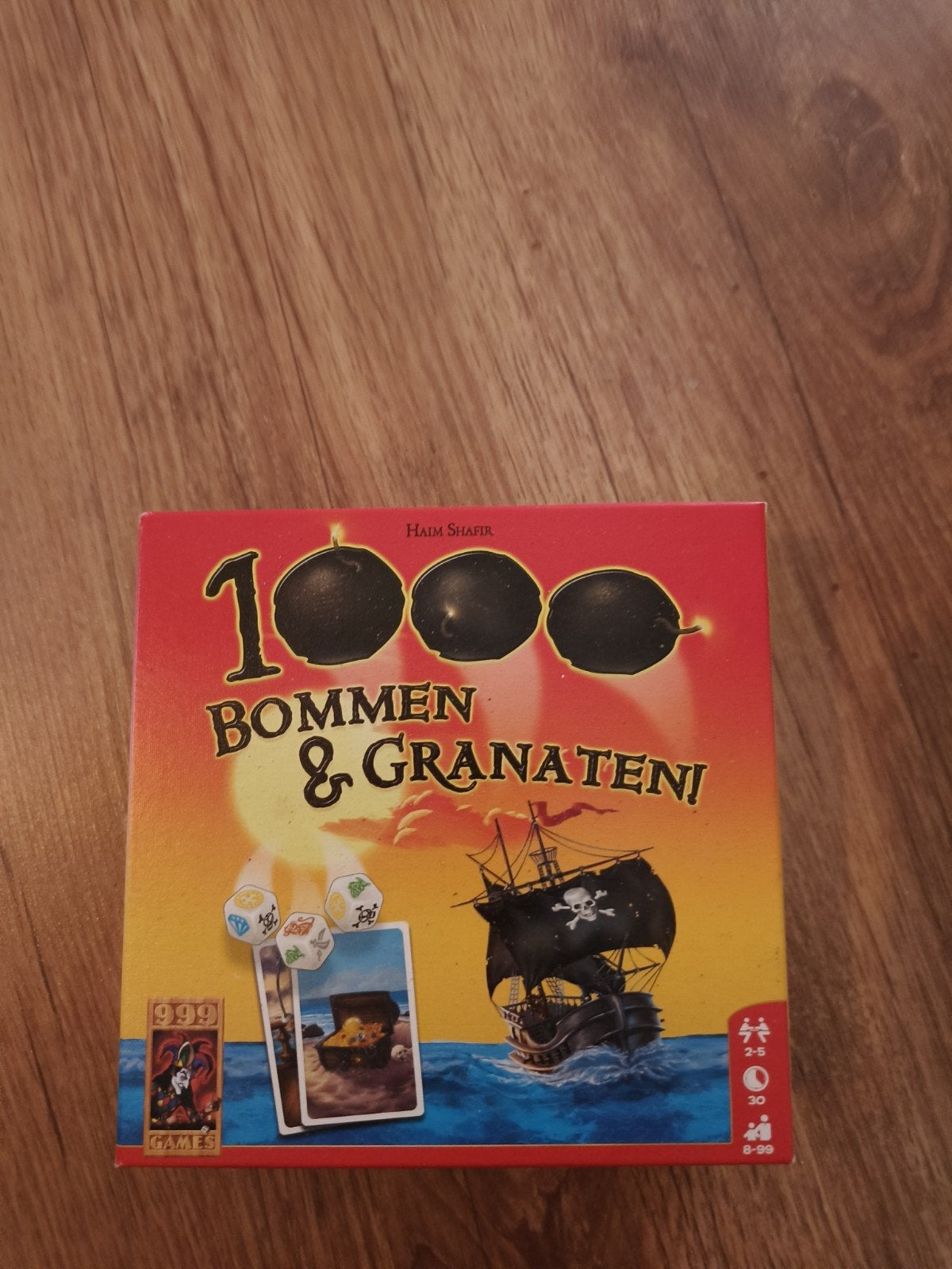 1000 Bommen & Granaten! dobbelspel, Vijf spelers of meer, Ophalen of Verzenden, Zo goed als nieuw, 999 Games