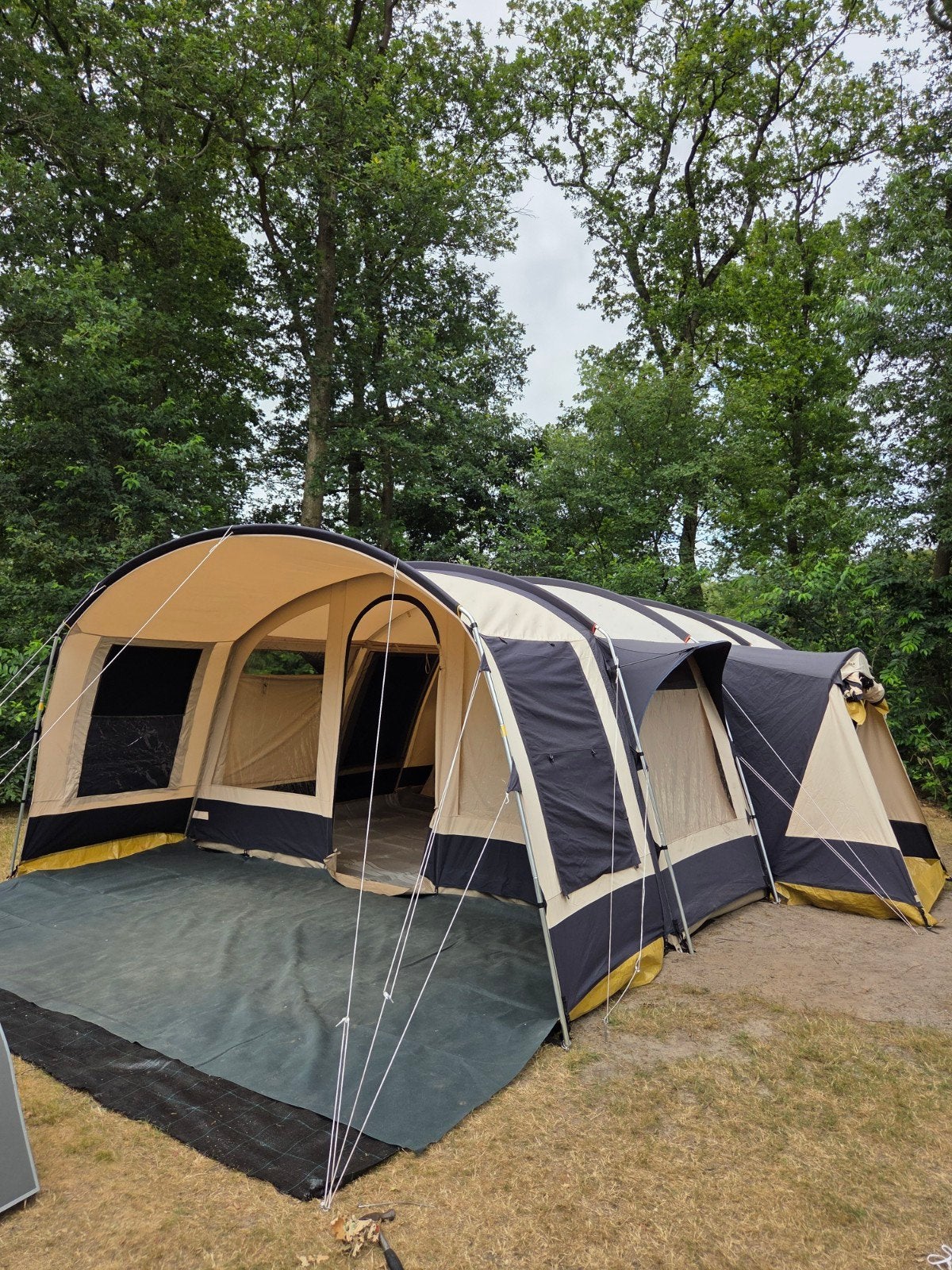 Ruime tunneltent Amazonas 600, Caravans en Kamperen, Tenten, Ophalen, Gebruikt, Tot en met 6