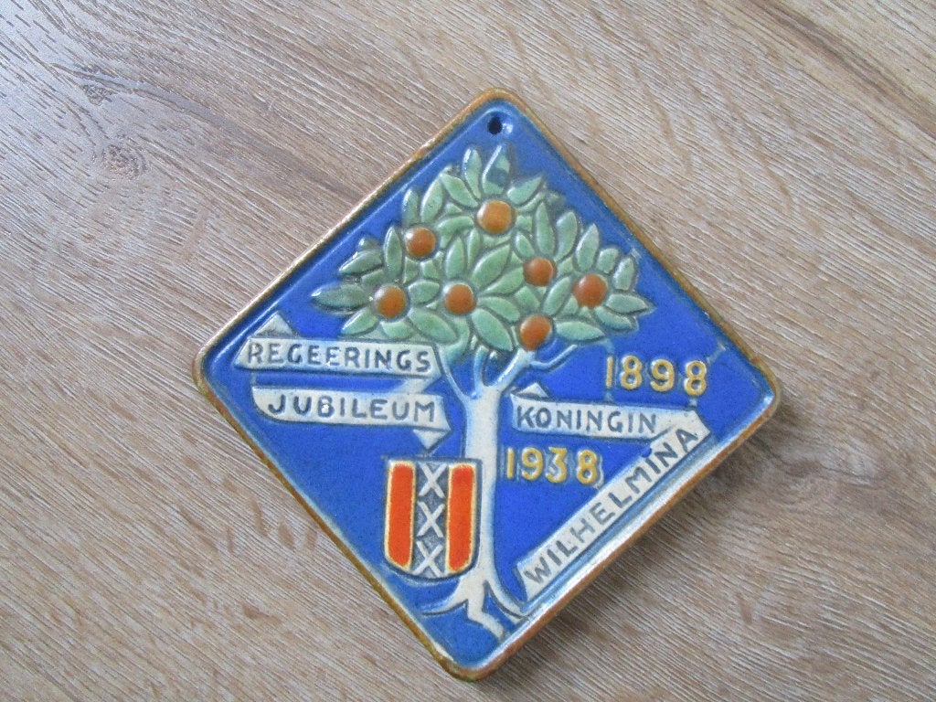 Jubileum tegeltje Goedewagen Gouda 40 jaar Wilhelmina 1938, Antiek en Kunst, Verzenden