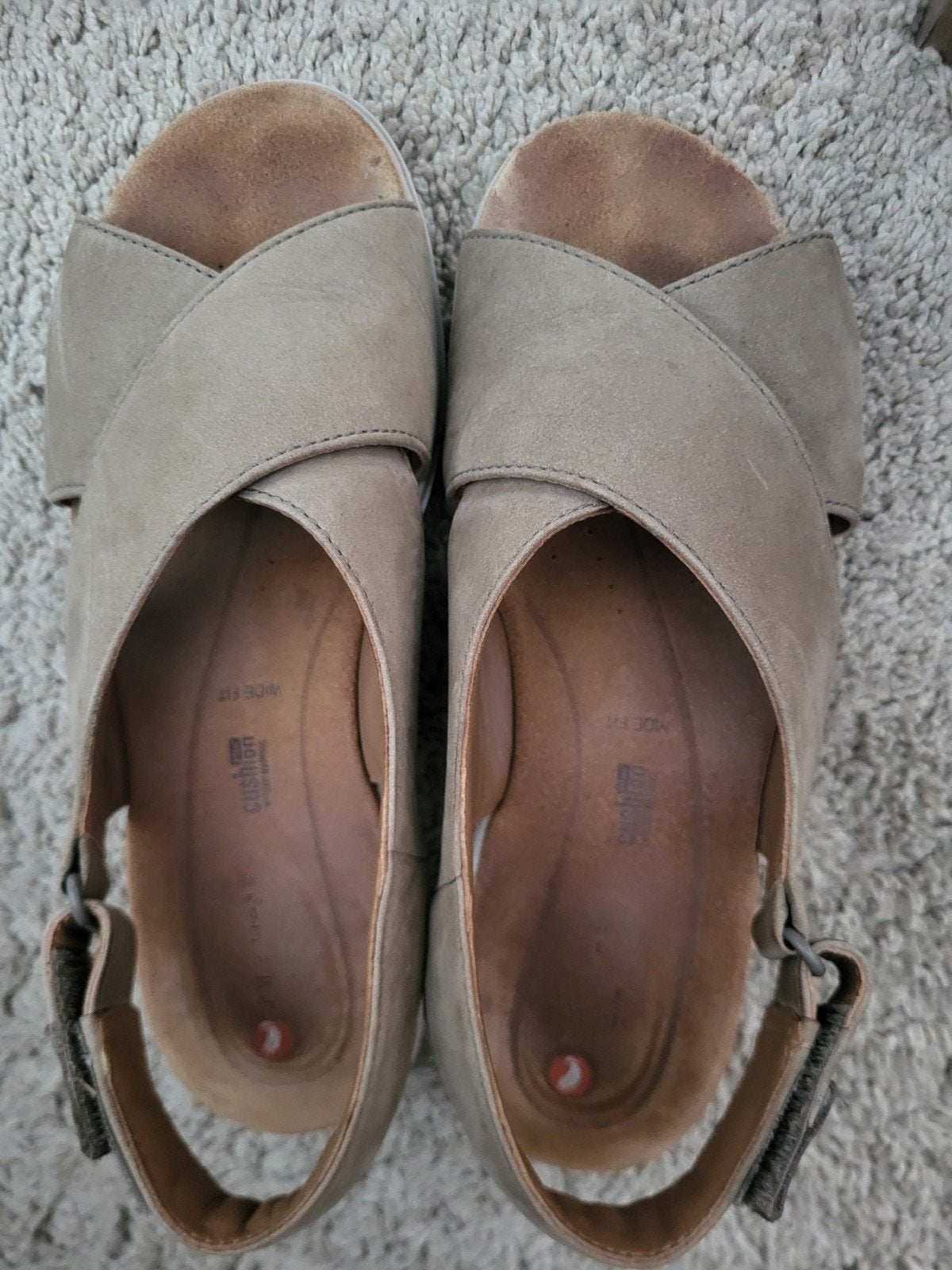 Comfortabele sandalen - Clarks Wide Fit, Kleding | Dames, Schoenen, Zo goed als nieuw, Sandalen of Muiltjes, Grijs, Ophalen of Verzenden