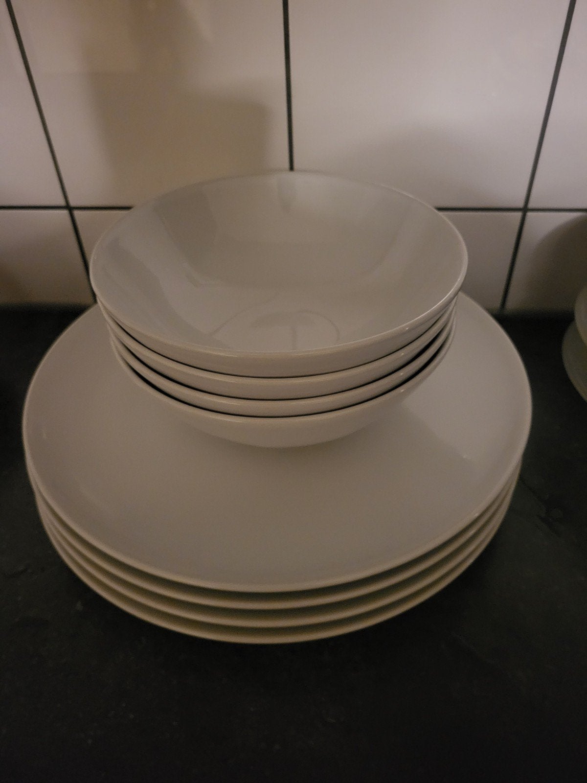 ikea servies 2 sets van 4 witte dinerborden en 4 kommetjes, Ophalen of Verzenden, Zo goed als nieuw, Bord(en), Overige stijlen