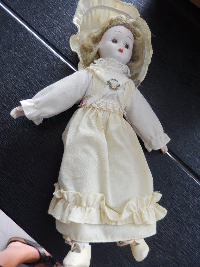 Pop 33 cm, Verzamelen, Ophalen of Verzenden, Gebruikt, Pop
