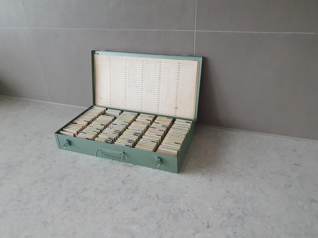 EMRO stalen opbergcassette voor 150 dia's, Ophalen of Verzenden