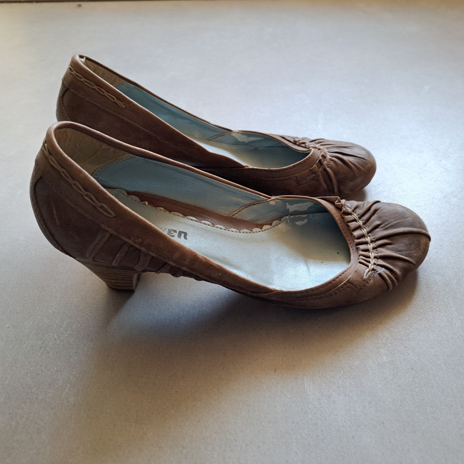 Bullboxer pumps met lage hak - Maat 40, Schoenen met lage hakken, Bruin, Ophalen of Verzenden, Zo goed als nieuw