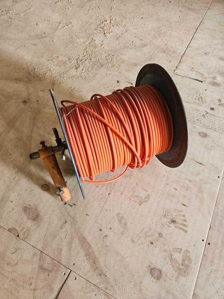 Slanghaspel met oranje slang, Doe-het-zelf en Verbouw, Compressors, Ophalen, Gebruikt