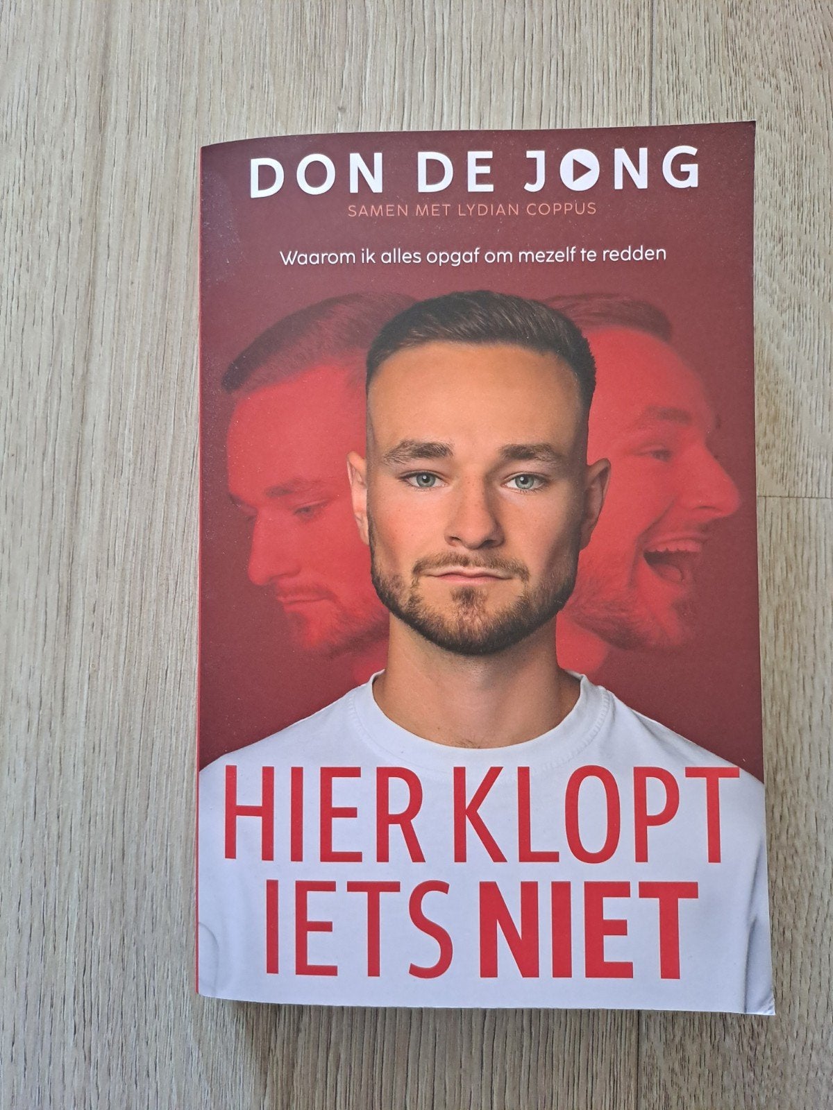 Don de Jong - Hier klopt iets niet, Ophalen of Verzenden, Zo goed als nieuw, Don de Jong; Lydian Coppus