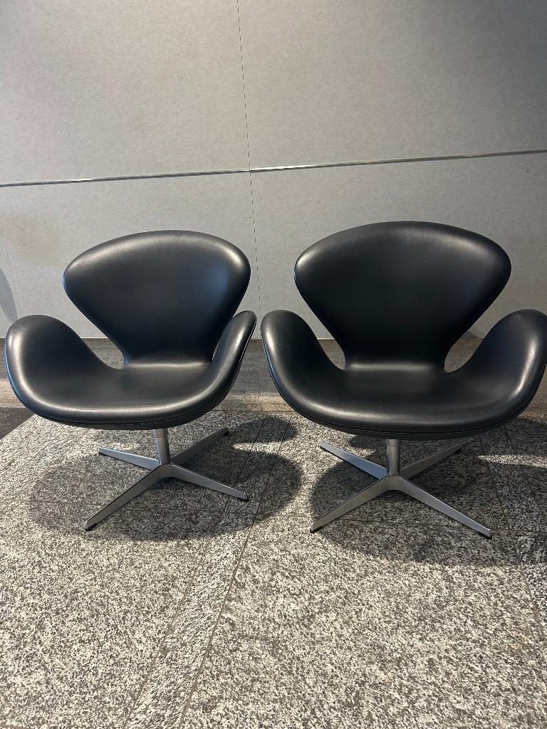 2 ZGAN Fritz Hansen Swan chair fauteuil stoel design modern, Ophalen, Zo goed als nieuw, Nvt, Nvt