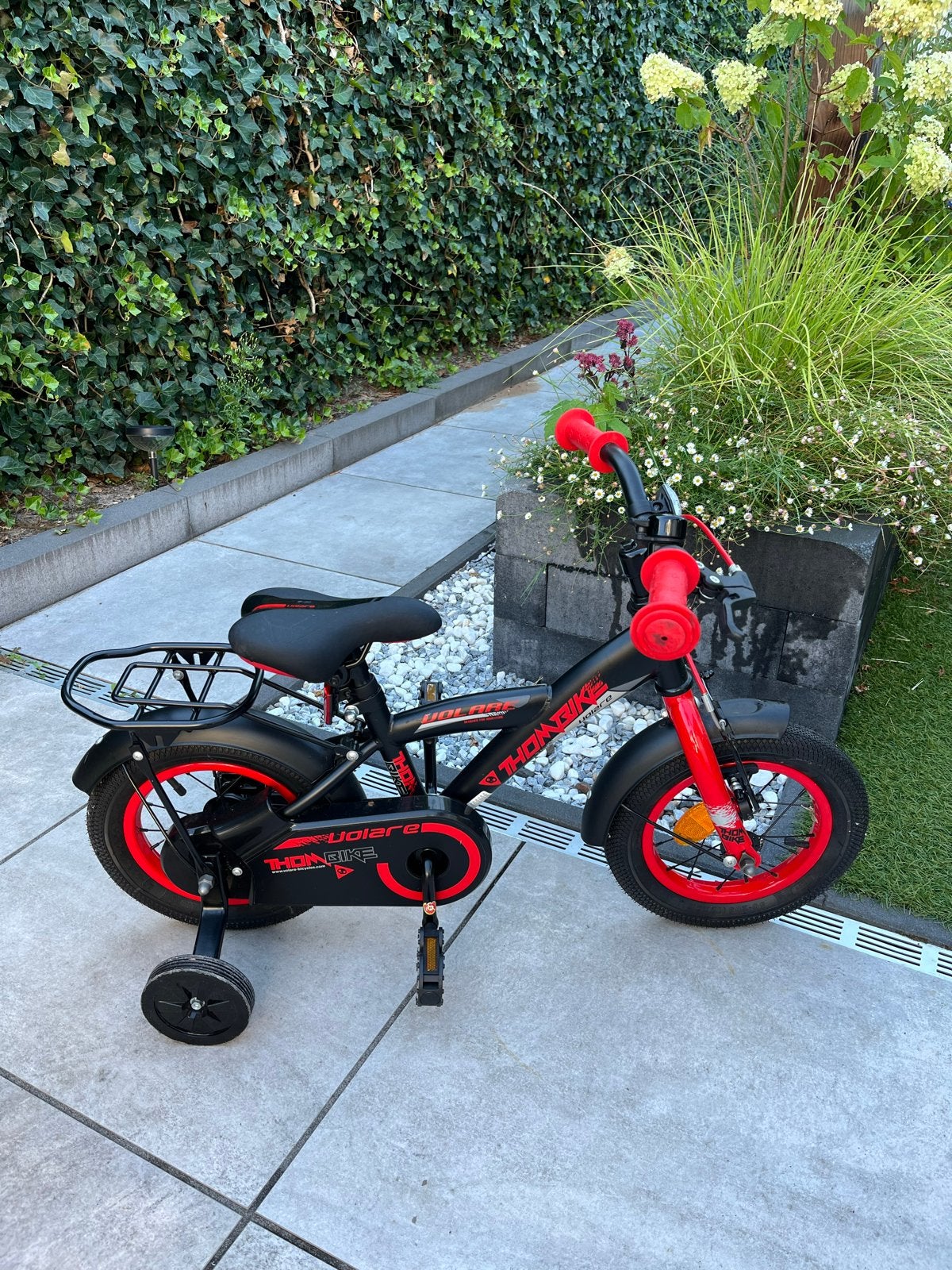 Kinderfiets met zijwieltjes - Zwart/Rood, Ophalen, Zijwieltjes, Velgrem, Minder dan 16 inch