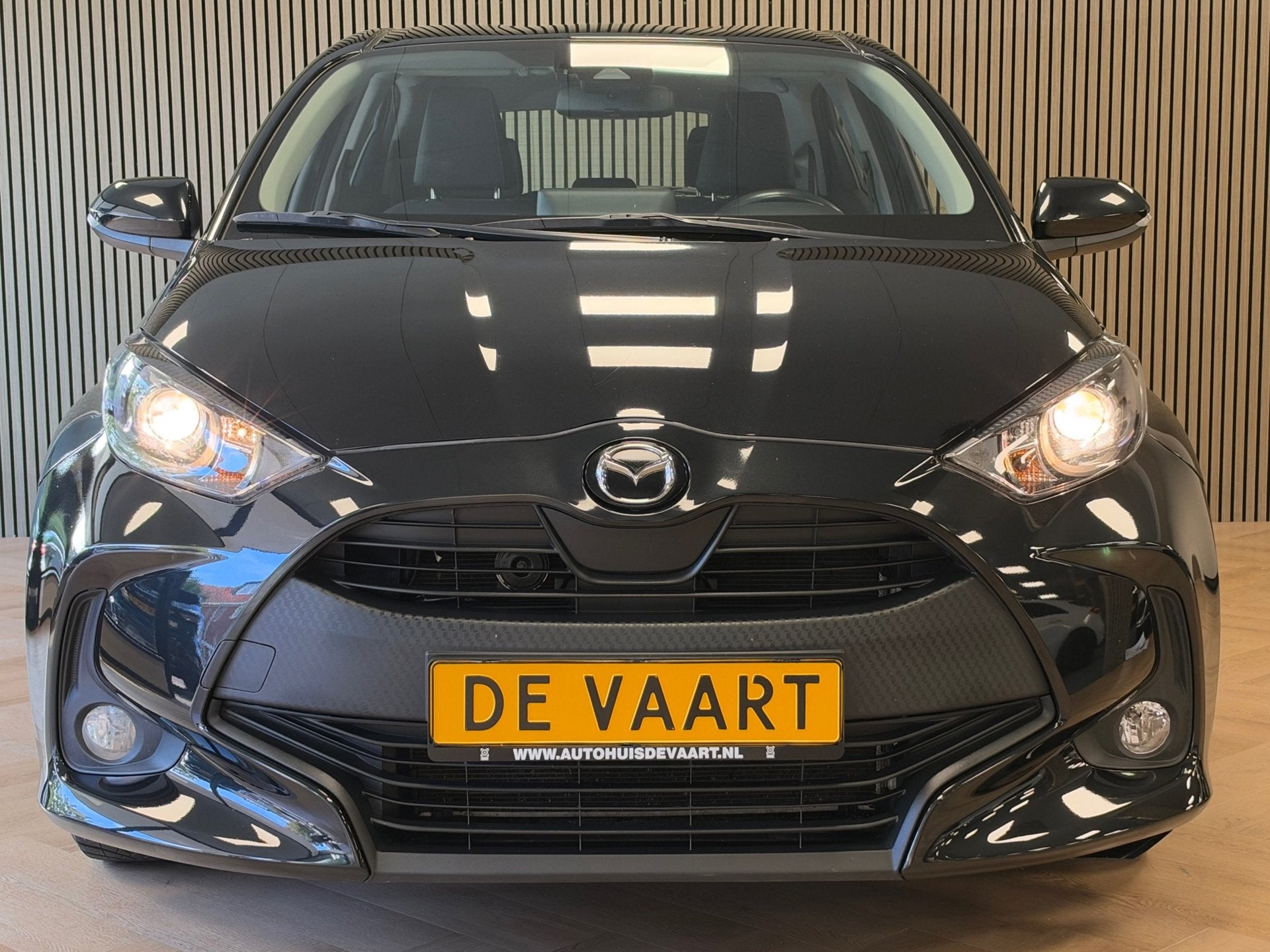 Mazda 2 Hybrid 1.5 Pure AUTOMAAT ADAPTIVE CRUISE CLIMATE CON, Auto's, Dealer onderhouden, Stof, Gebruikt, Zwart
