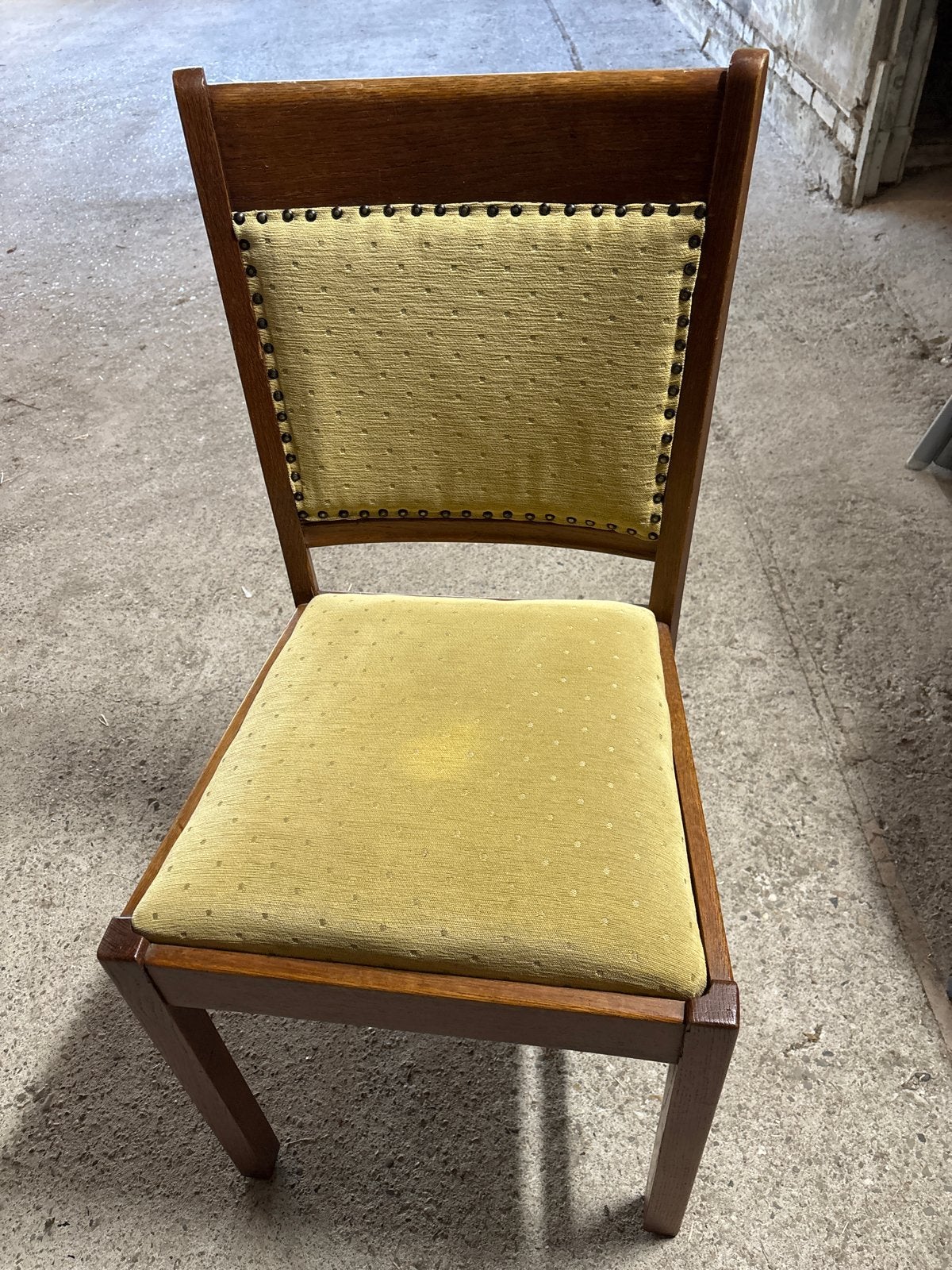 Set van 4 of 8 vintage houten stoelen met gele bekleding, Ophalen