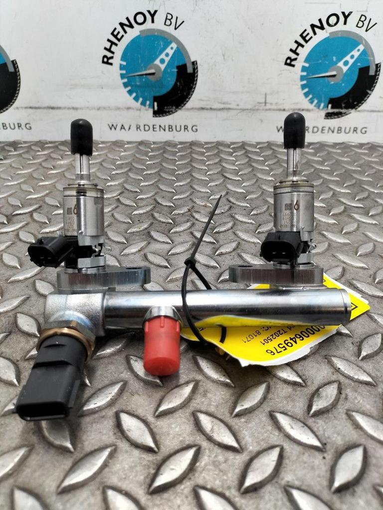 UNKNOWN UNKNOWN BRANDSTOF INJECTOR / VERSTUIVER 16611AB040 2, Auto-onderdelen, Brandstofsystemen, Ophalen of Verzenden, Gebruikt