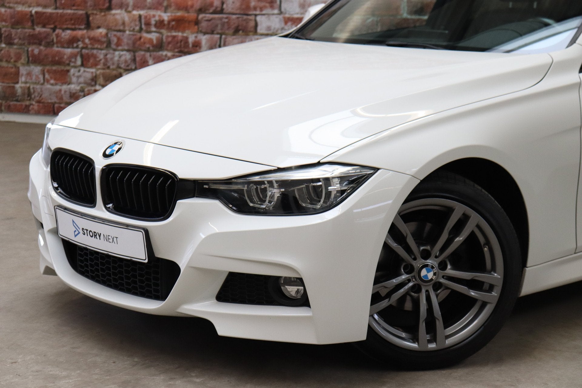 BMW 3 Serie Touring 320i High Executive M Sport Pakket Autom, Automaat, 1998 cc, Achterwielaandrijving, 4 cilinders
