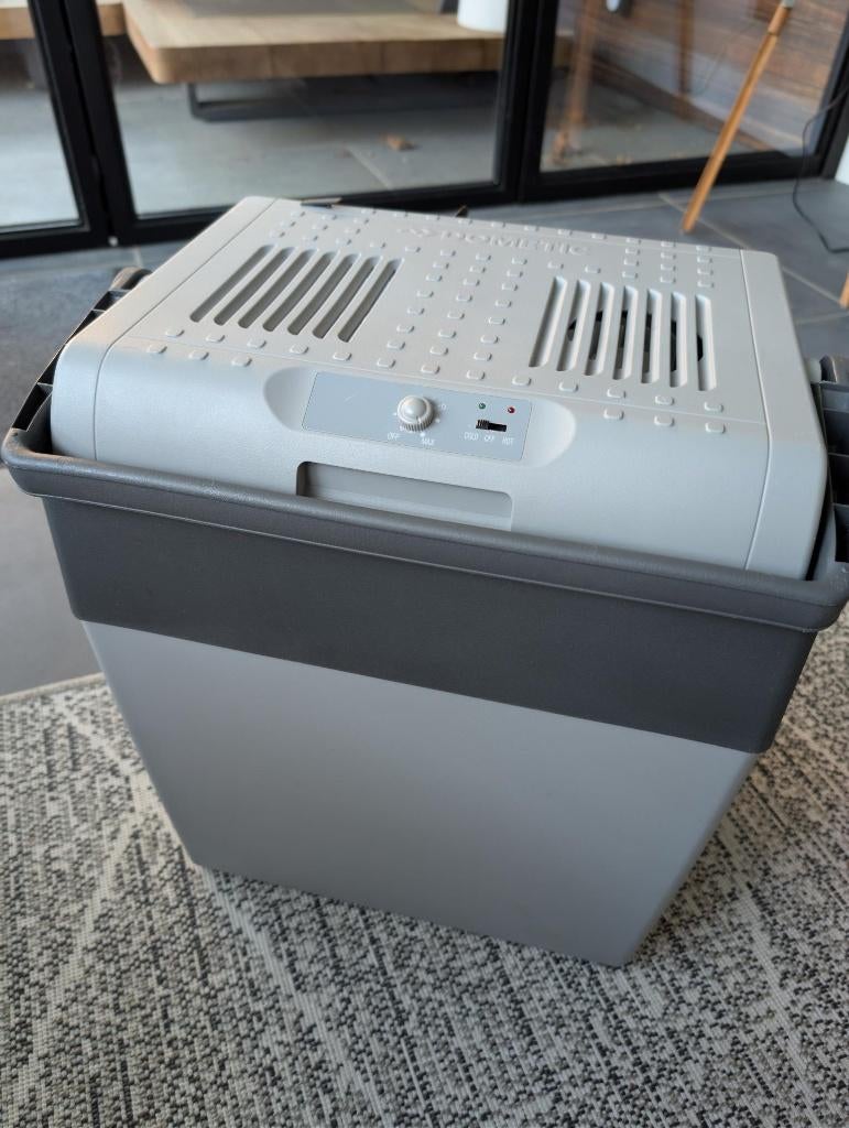 DOMETIC koelbox elektrisch (12/220V), Caravans en Kamperen, Koelboxen, Ophalen of Verzenden, Zo goed als nieuw, Koelbox, Elektrisch