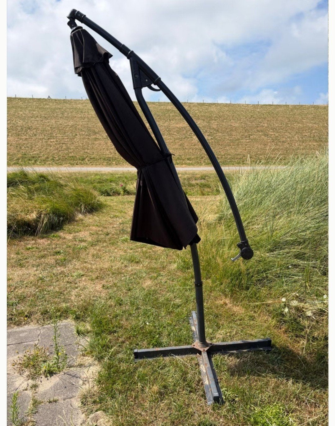 Zweefparasol bruin met hoes en voet, Ophalen, Verstelbaar, Gebruikt, 2 tot 3 meter