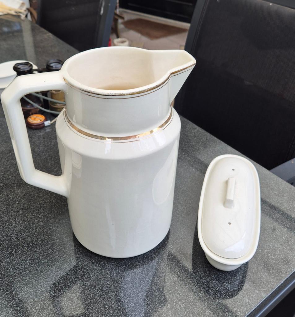Vintage Crèmekleurige Kan met Gouden Rand en Deksel, Ophalen