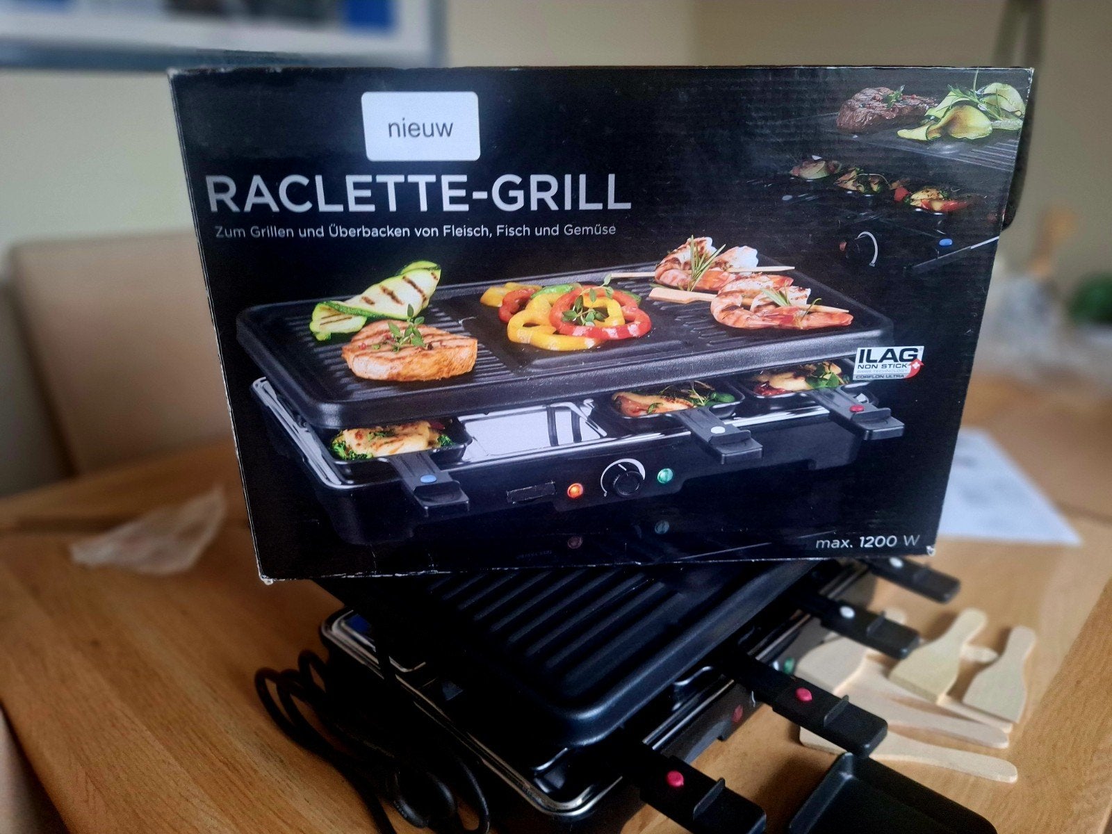 Nieuwe Raclette-Grill met 8 pannetjes en spatels, Ophalen of Verzenden, Nieuw