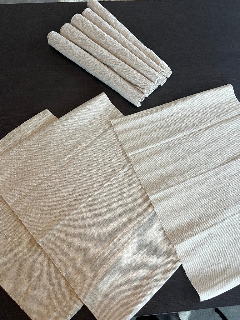 8 beige Zara home placemats, Beige, Overige typen, Ophalen of Verzenden, Zo goed als nieuw