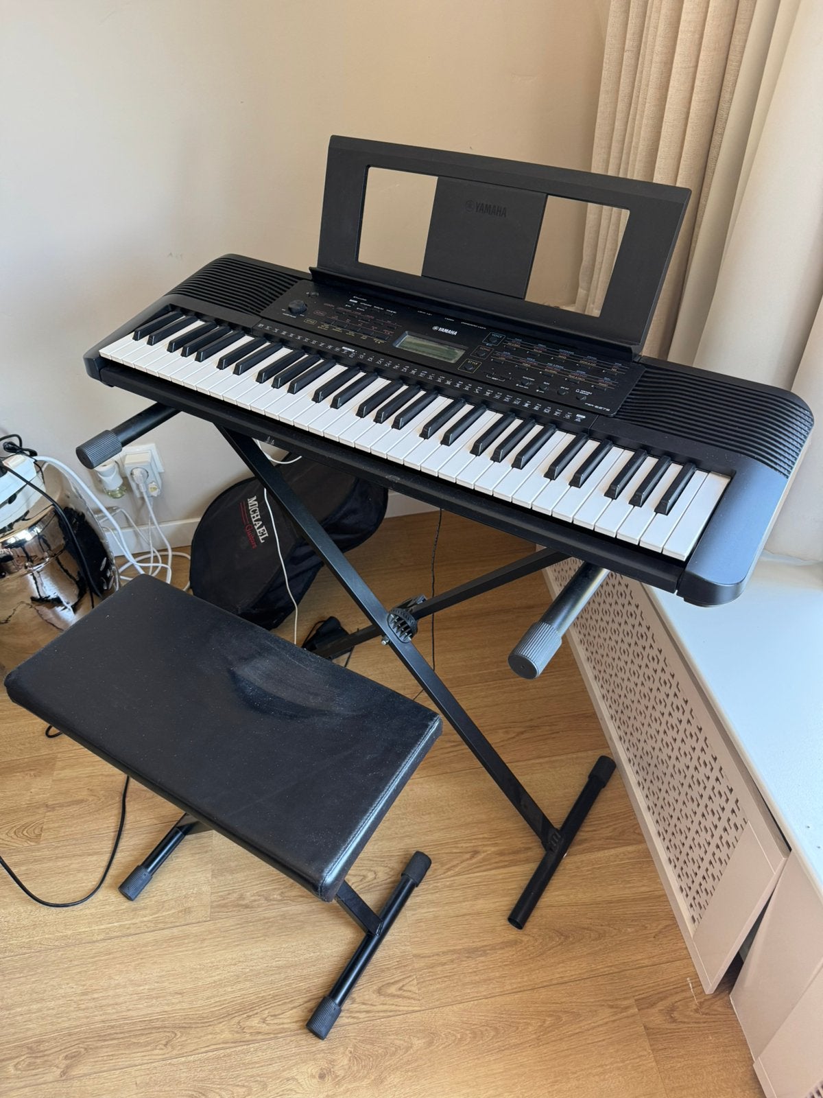 Keyboard Yamaha - model PSR E273, Muziek en Instrumenten, Ophalen, Yamaha, Aanslaggevoelig, 61 toetsen