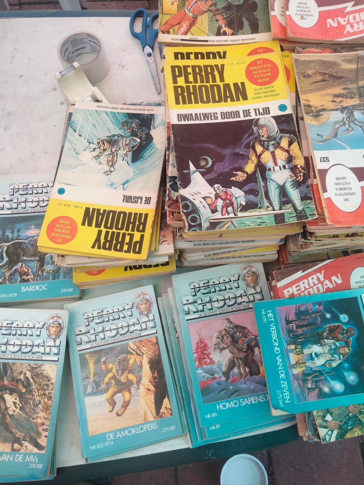 Perry Rhodan Science Fiction Boeken - Diverse Nummers, Boeken, Science fiction, Ophalen, Gelezen