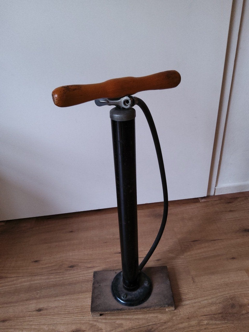 Klassieke Fietspomp met houten onderdelen, Fietsen en Brommers, Ophalen of Verzenden
