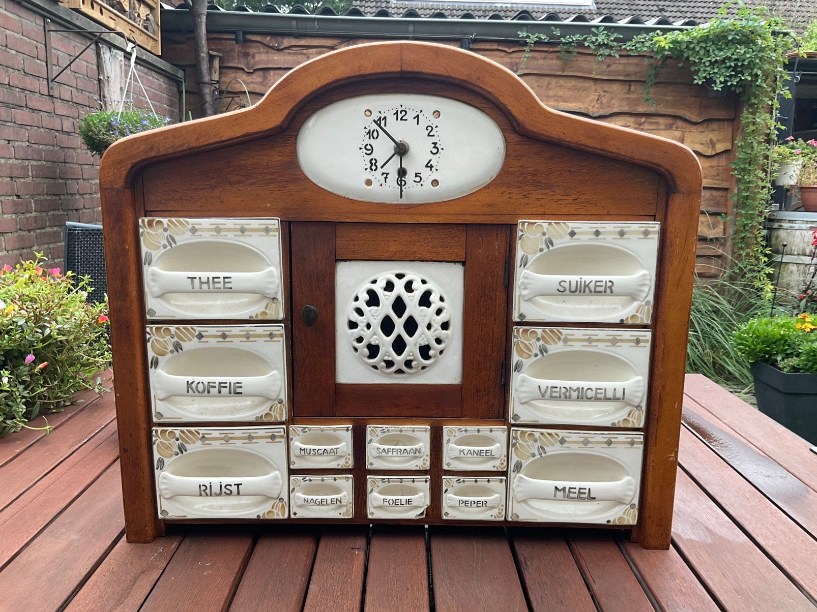 Specerijen kast., Ophalen