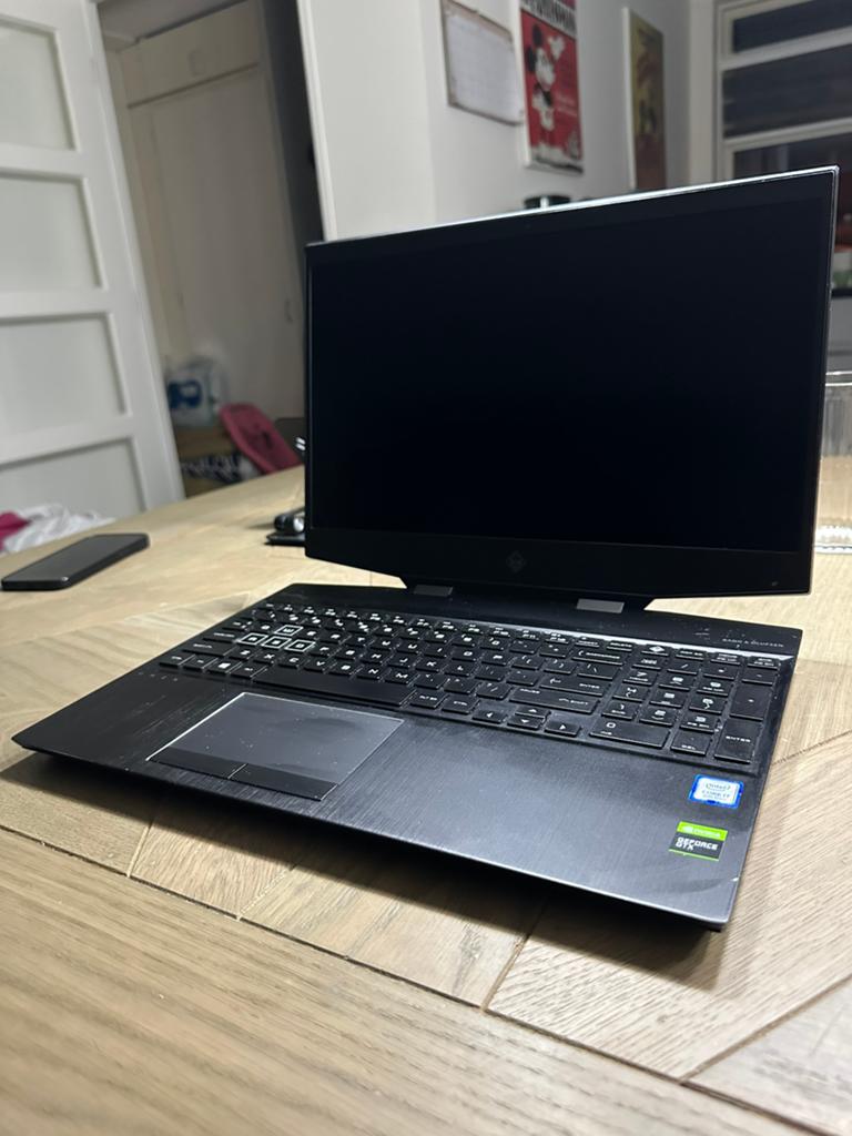 Hp omen 15-dh0800nd + extra 2tb ssd hardeschijf, Met videokaart, 2 tot 3 Ghz, Ophalen of Verzenden, Zo goed als nieuw
