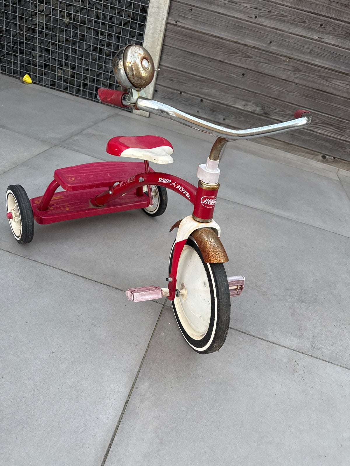 driewieler ijzer rood met wit radio flyer, Fietsen en Brommers, Ophalen, Gebruikt, Terugtraprem