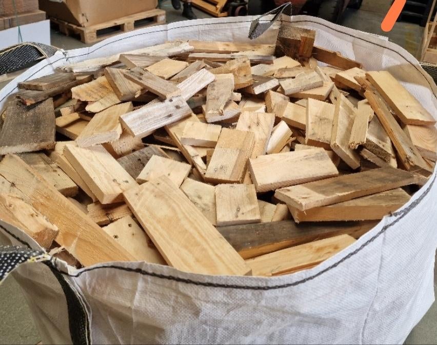 GEVRAAGD: gratis schoon kachelhout, Tuin en Terras, Haardhout, Minder dan 3 m³, Ophalen