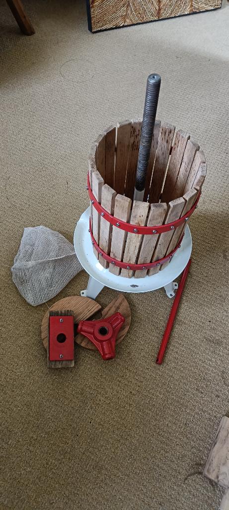 fruitpers 12 Liter, Ophalen of Verzenden, Gebruikt, Handmatig, Sapcentrifuge