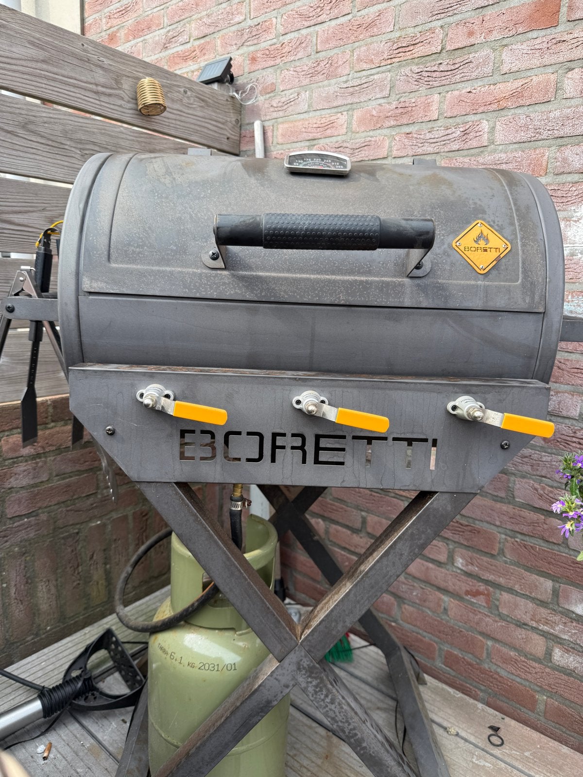 Boretti gasbarbecue addizio, Ophalen, Gebruikt