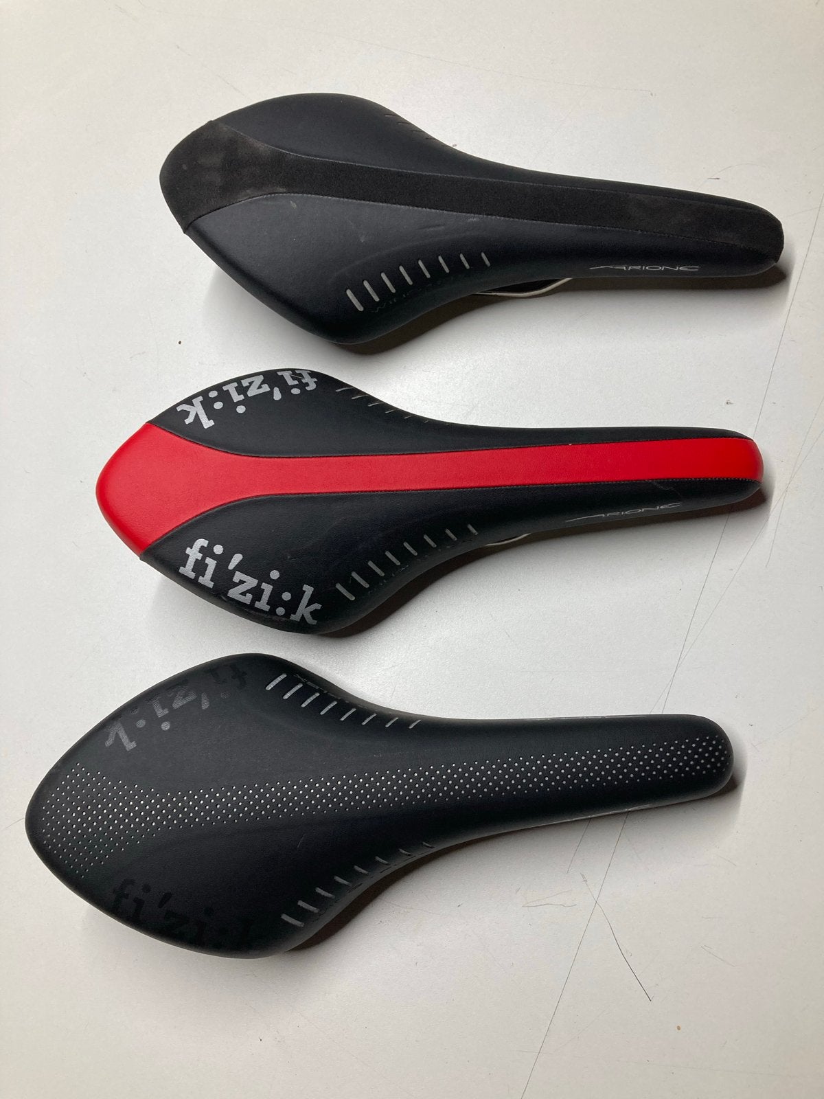 Fizik Arione zadels met K:ium rail, Overige materialen, Nieuw, Ophalen of Verzenden, Zadel