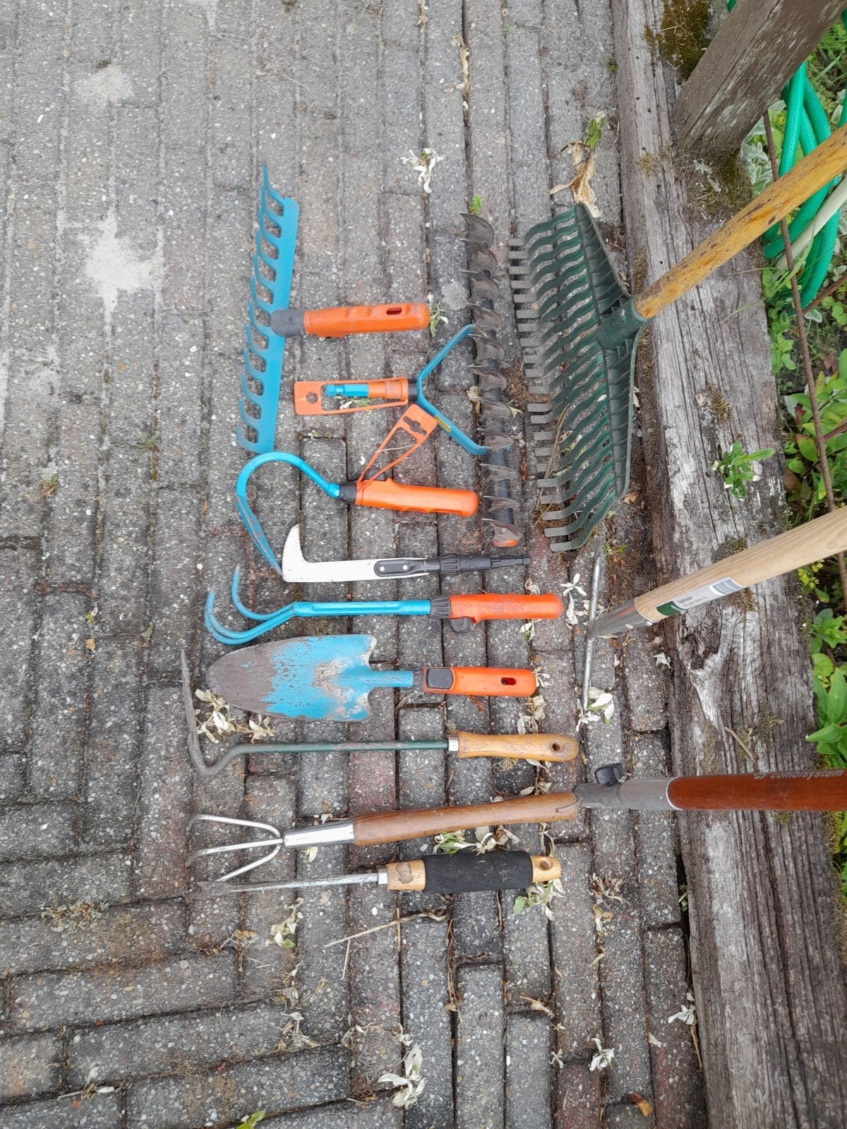 Diverse tuingereedschap: Gardena en andere merken, Ophalen, Gebruikt, Hark, Gardena en diverse
