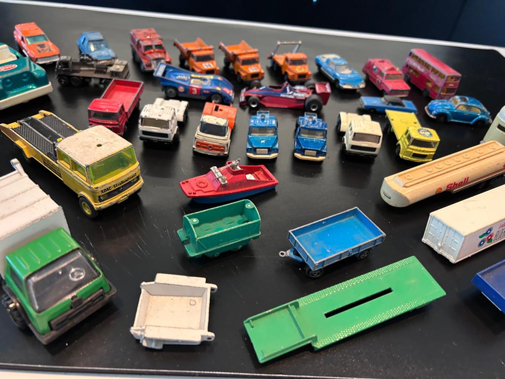 Vintage speelgoedauto's en vrachtwagens, Hobby en Vrije tijd, Modelauto's | 1:87, Ophalen of Verzenden, Gebruikt, Bus of Vrachtwagen