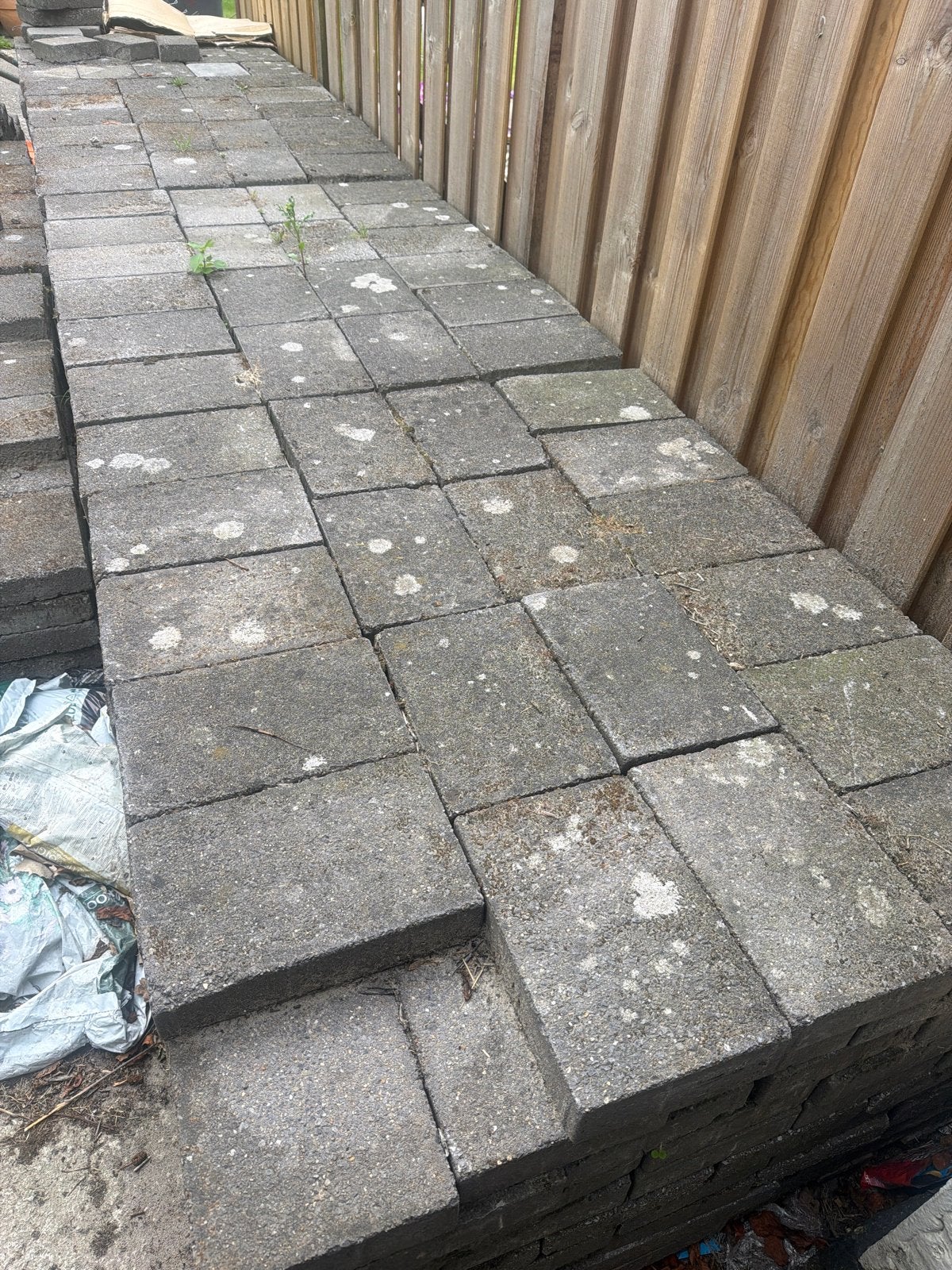 Gratis af te halen: Partij straat tegels 25x15x6 cm (100 m2), Overige materialen, Gebruikt, Overige typen, 20 tot 40 cm