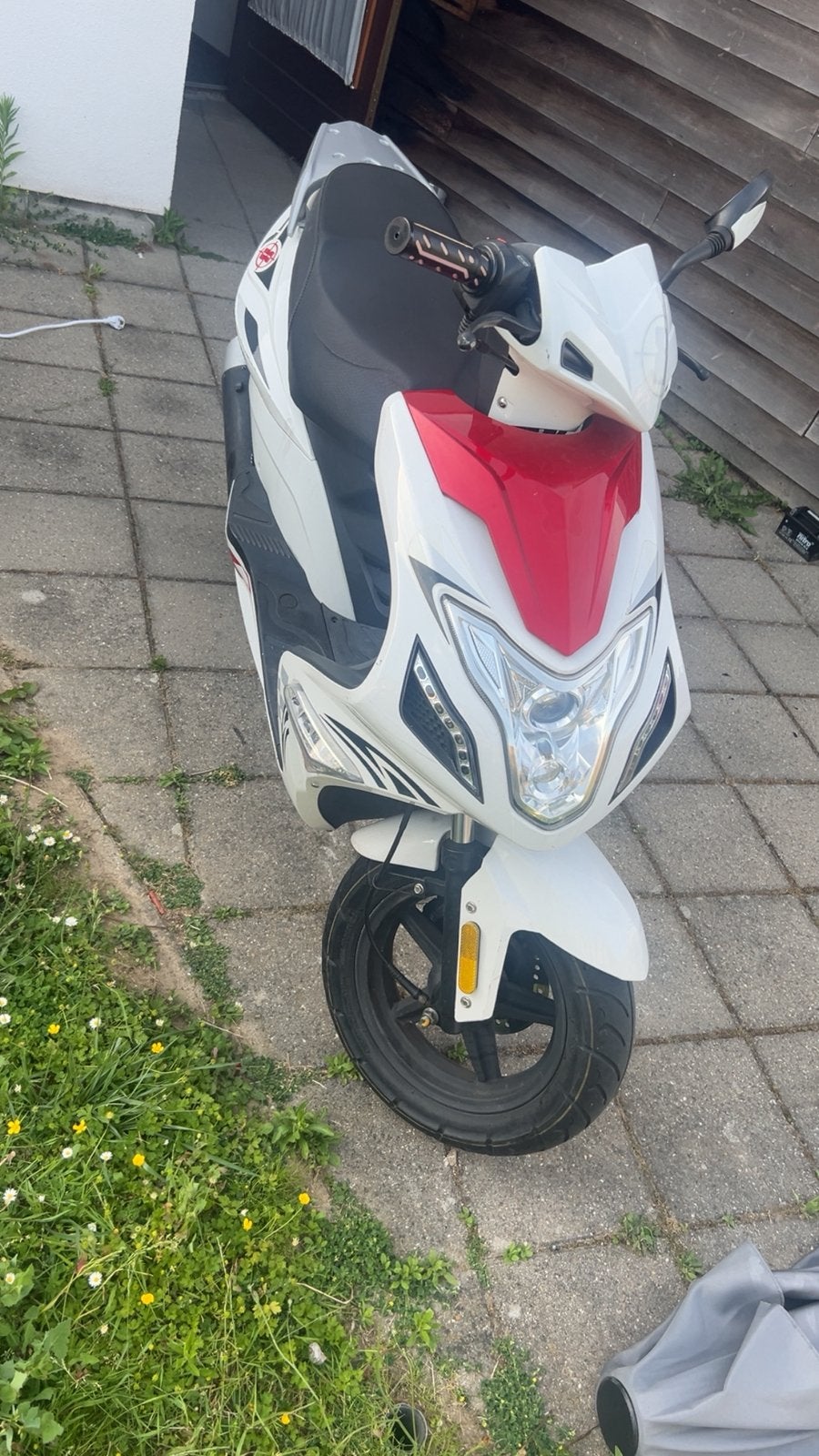 Scooter AGM R8 op geel kenteken - legaal en snel (50+ km/u), Gebruikt, Benzine, Ophalen, Overige merken