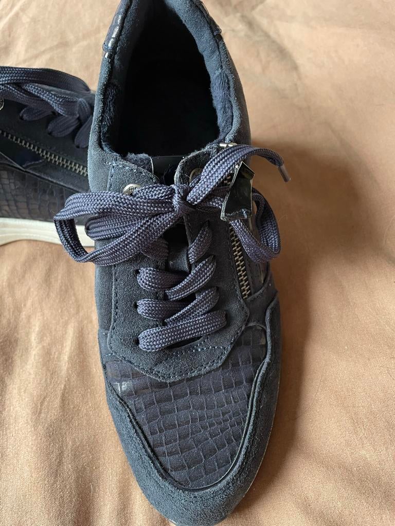 Donkerblauwe Medicus sneakers maat 37, Kleding | Dames, Schoenen, Ophalen of Verzenden, Gedragen, Blauw, Sneakers of Gympen