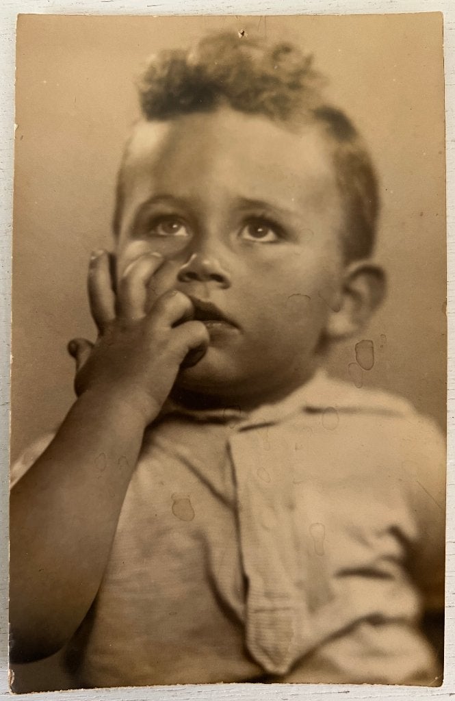 Oude foto/ansichtkaart jongetje Foto L. van Oudgaarden, Gebruikt, Foto, Ophalen of Verzenden, Voor 1940
